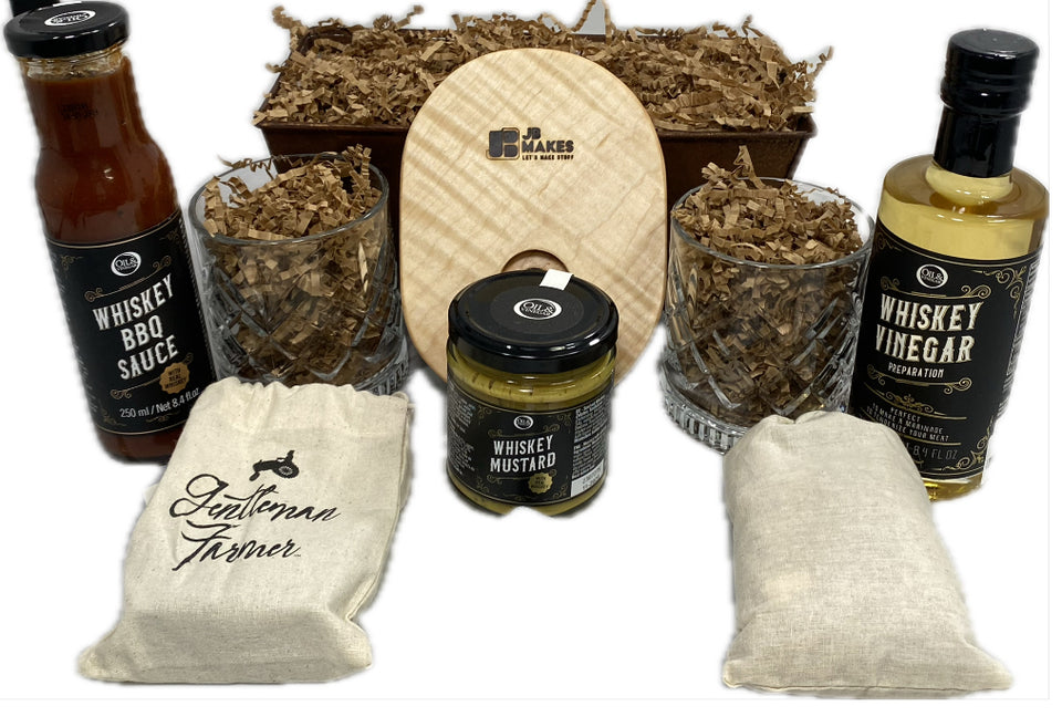 Artisan-Crafted Whiskey Smoker Complete with Whiskey Delicacies